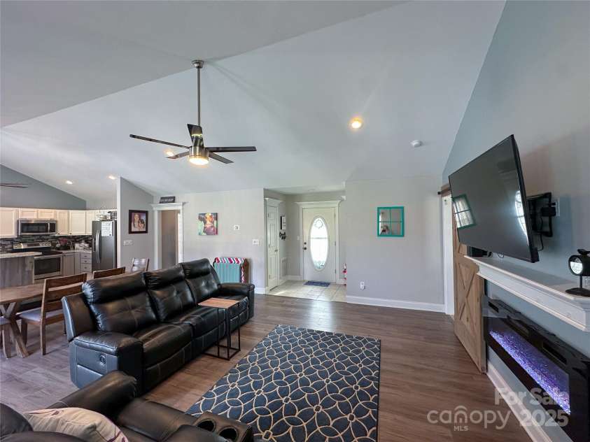 108 Windrow Lane, Statesville, NC 28625.  MLS# CAR4238628, YatesRealty ID 6189. 