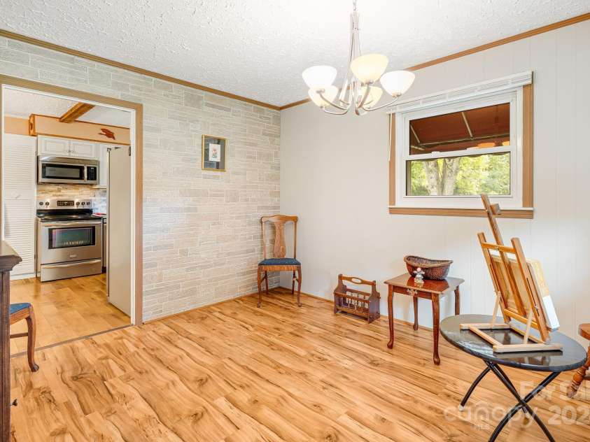 204 Reed Drive, Flat Rock, NC 28731.  MLS# CAR4181646, YatesRealty ID 619. 