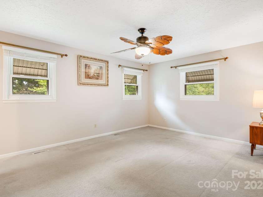 204 Reed Drive, Flat Rock, NC 28731.  MLS# CAR4181646, YatesRealty ID 619. 