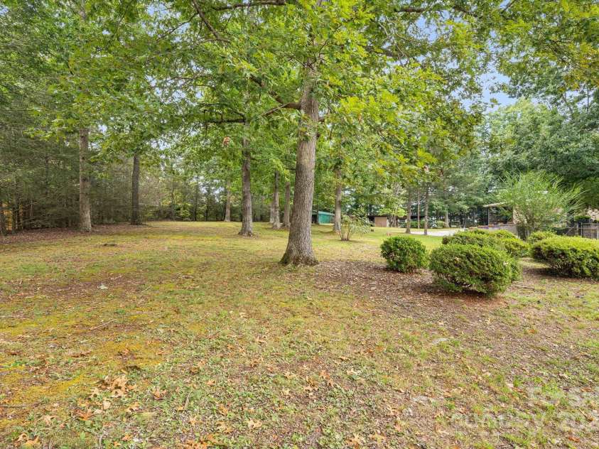 204 Reed Drive, Flat Rock, NC 28731.  MLS# CAR4181646, YatesRealty ID 619. 
