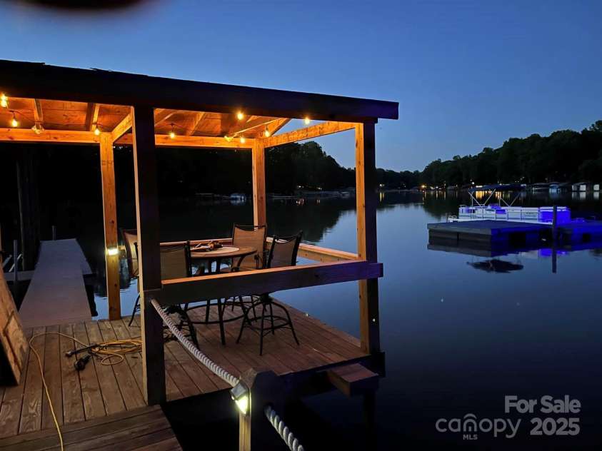 6778 Emerald Isle Drive, Sherrills Ford, NC 28673.  MLS# CAR4246939, YatesRealty ID 6190. 