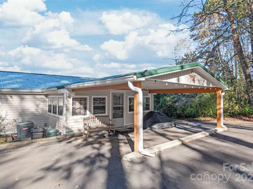 6778 Emerald Isle Drive, Sherrills Ford, NC 28673.  MLS# CAR4246939, YatesRealty ID 6190. 