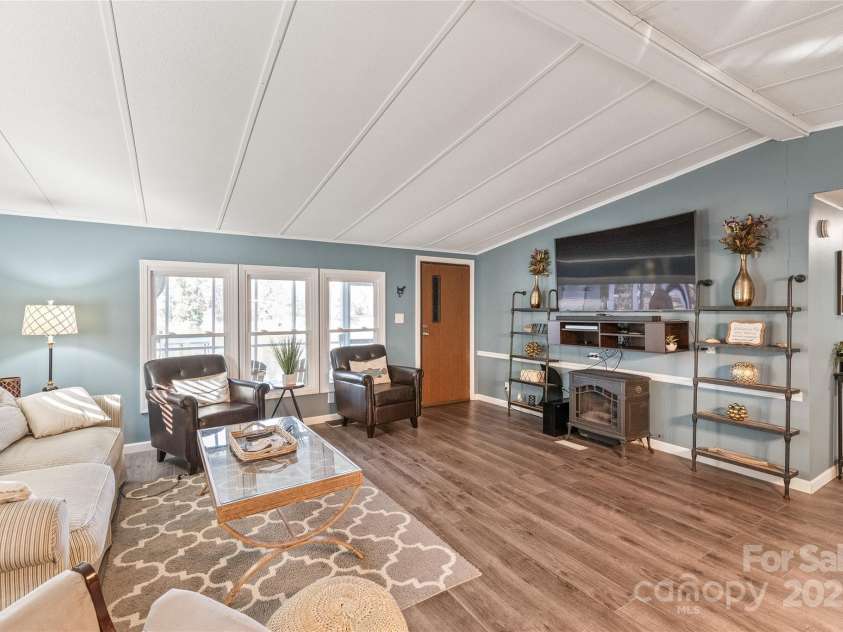 6778 Emerald Isle Drive, Sherrills Ford, NC 28673.  MLS# CAR4246939, YatesRealty ID 6190. 