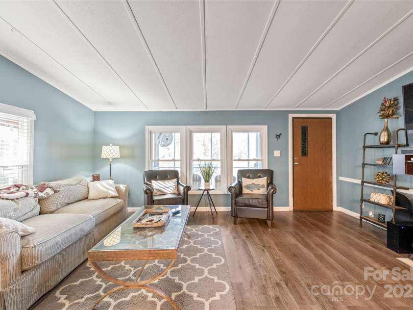 6778 Emerald Isle Drive, Sherrills Ford, NC 28673.  MLS# CAR4246939, YatesRealty ID 6190. 