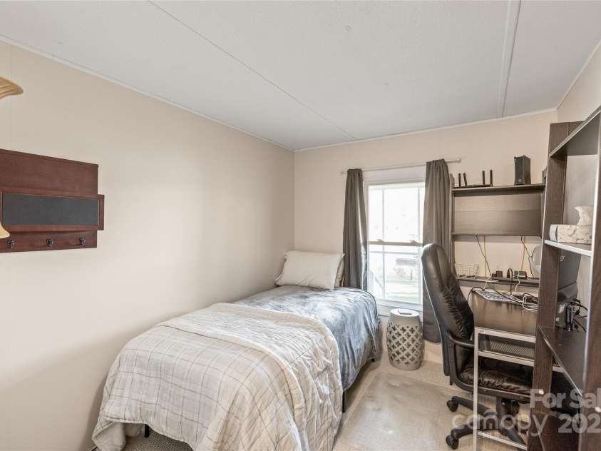 6778 Emerald Isle Drive, Sherrills Ford, NC 28673.  MLS# CAR4246939, YatesRealty ID 6190. 
