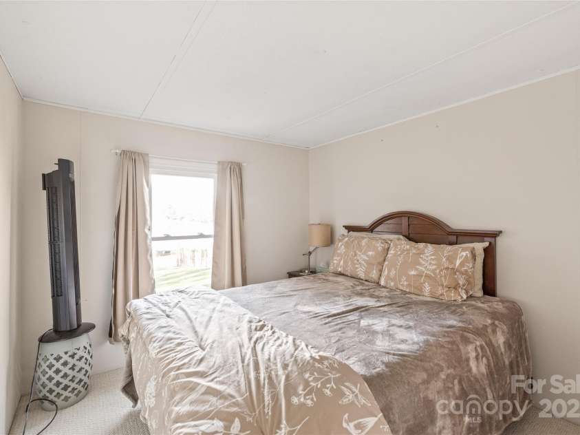 6778 Emerald Isle Drive, Sherrills Ford, NC 28673.  MLS# CAR4246939, YatesRealty ID 6190. 