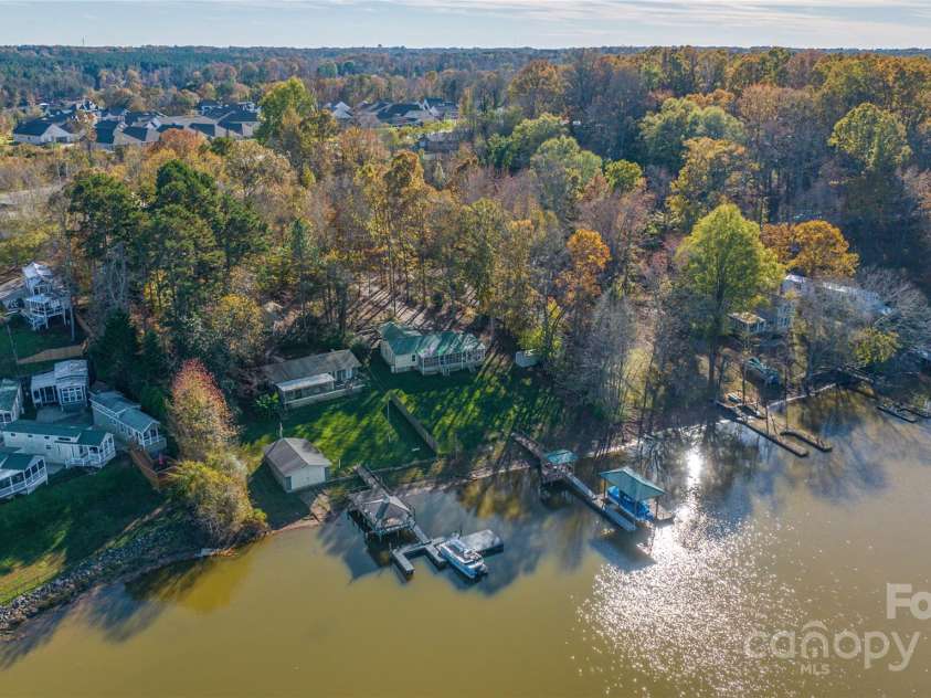 6778 Emerald Isle Drive, Sherrills Ford, NC 28673.  MLS# CAR4246939, YatesRealty ID 6190. 