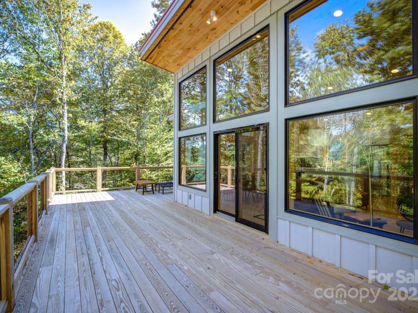 000 Magnolia Lane, Fleetwood, NC 28626.  MLS# CAR4245904, YatesRealty ID 6191. 