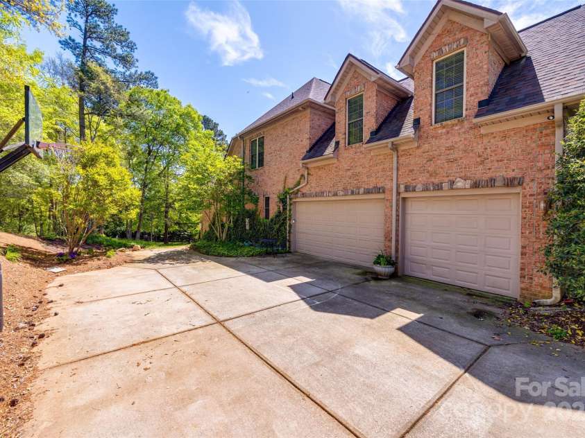 364 Stone Cliff Lane, Clover, SC 29710.  MLS# CAR4247525, YatesRealty ID 6192. 3-Car Garage