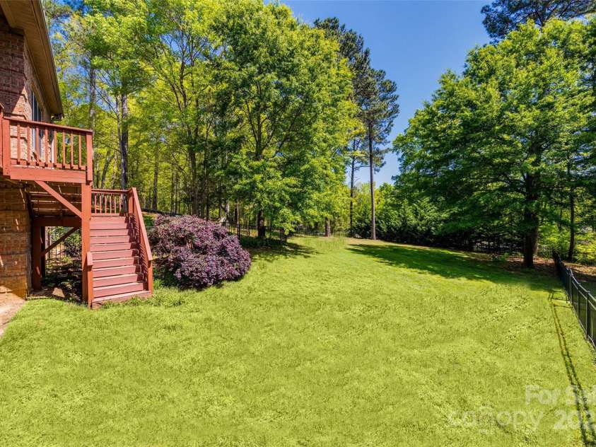 364 Stone Cliff Lane, Clover, SC 29710.  MLS# CAR4247525, YatesRealty ID 6192. Fenced Backyard