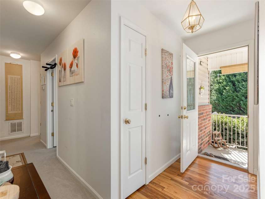 164 Allen Paul Drive, Hendersonville, NC 28791.  MLS# CAR4247736, YatesRealty ID 6193. 