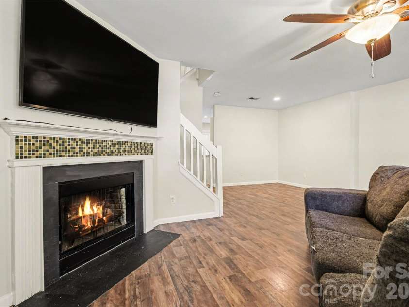 3268 Summercroft Lane, Charlotte, NC 28269.  MLS# CAR4357213, YatesRealty ID 6194. 
