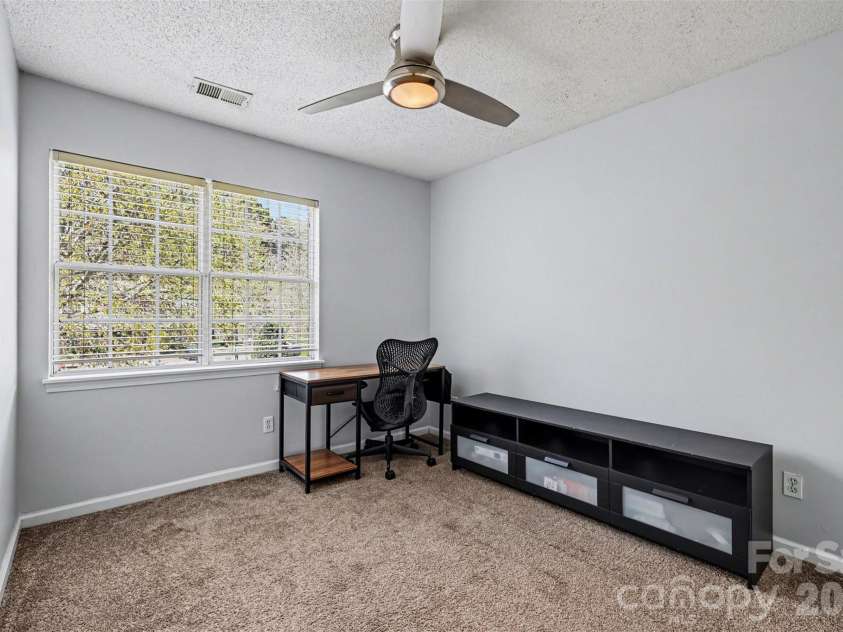 3268 Summercroft Lane, Charlotte, NC 28269.  MLS# CAR4357213, YatesRealty ID 6194. 