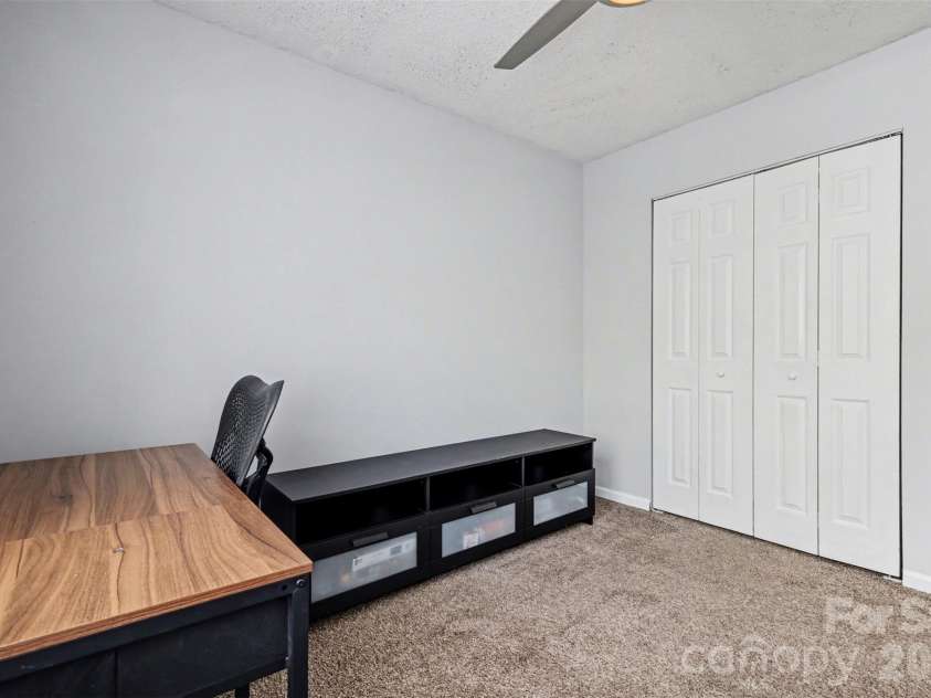3268 Summercroft Lane, Charlotte, NC 28269.  MLS# CAR4357213, YatesRealty ID 6194. 
