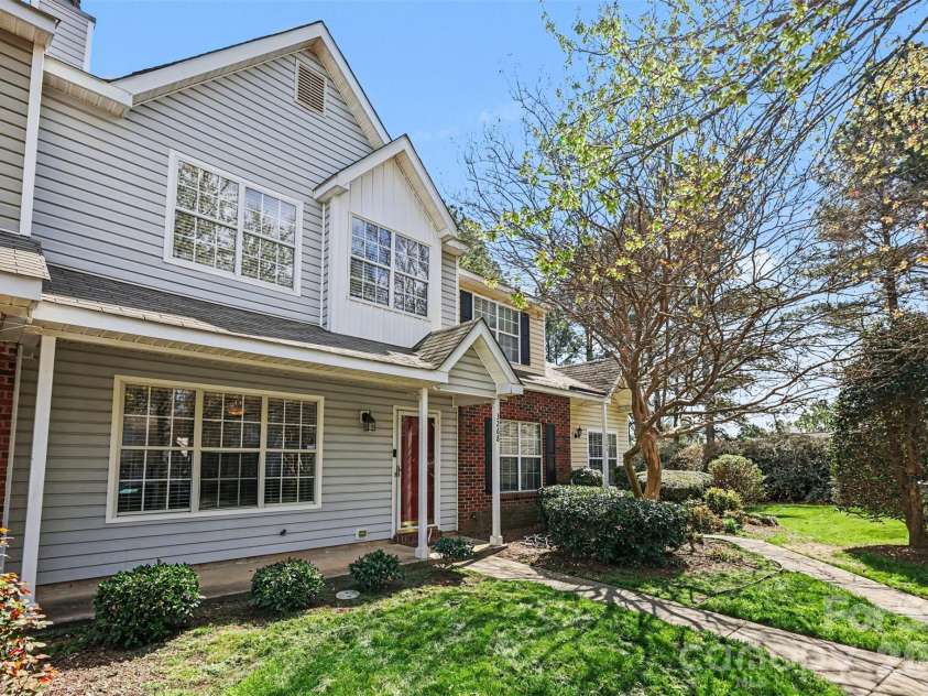 3268 Summercroft Lane, Charlotte, NC 28269.  MLS# CAR4357213, YatesRealty ID 6194. 