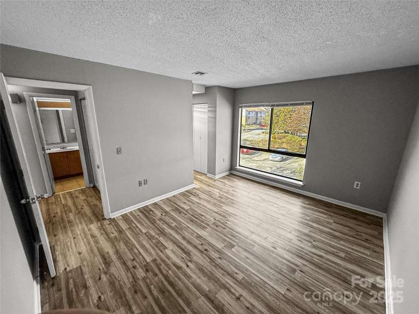 4824 Spring Lake Drive, Charlotte, NC 28212.  MLS# CAR4227161, YatesRealty ID 6194. 