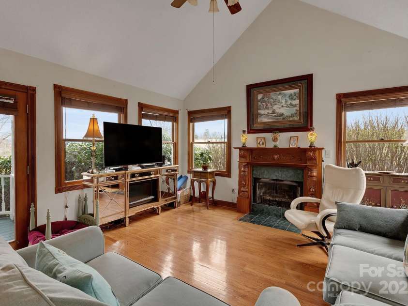 122 Windy Hills Lane, Leicester, NC 28748.  MLS# CAR4240865, YatesRealty ID 6195. Family Room