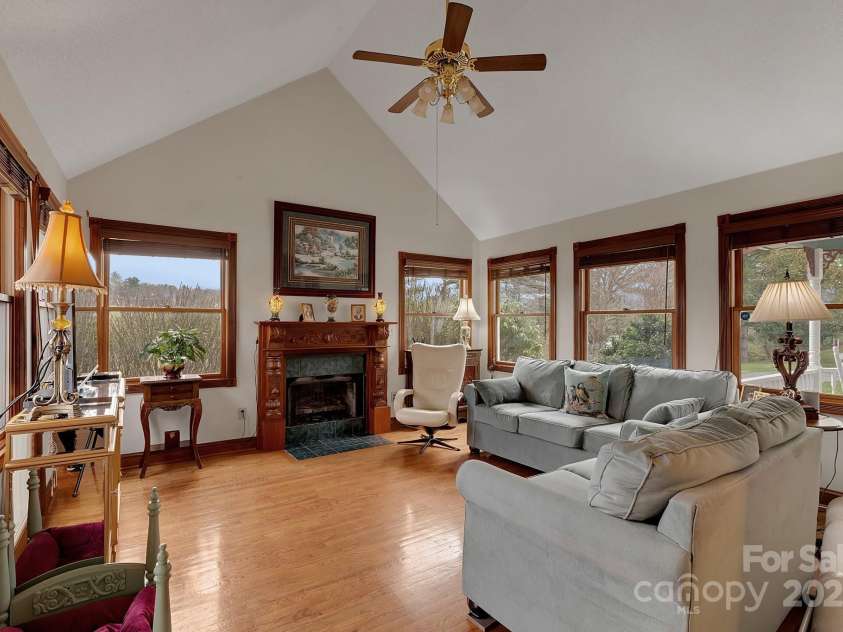 122 Windy Hills Lane, Leicester, NC 28748.  MLS# CAR4240865, YatesRealty ID 6195. Family Room