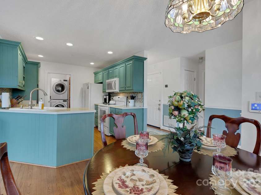 122 Windy Hills Lane, Leicester, NC 28748.  MLS# CAR4240865, YatesRealty ID 6195. Kitchen