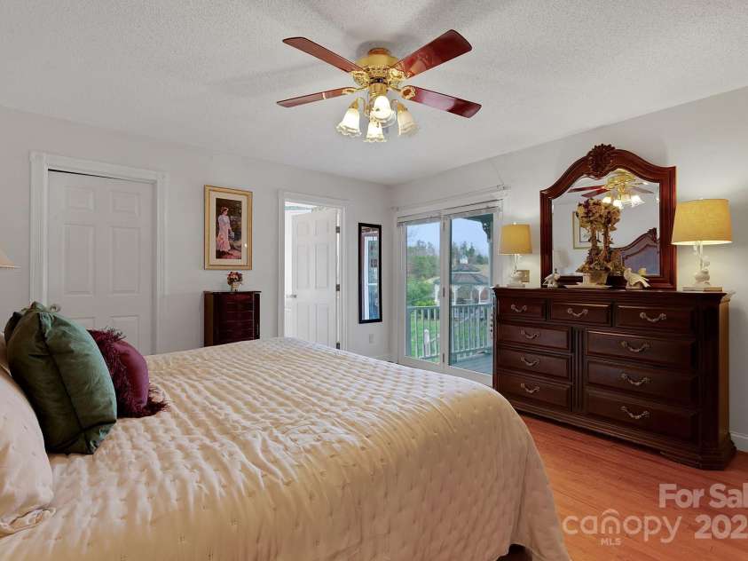 122 Windy Hills Lane, Leicester, NC 28748.  MLS# CAR4240865, YatesRealty ID 6195. Primary Bedroom