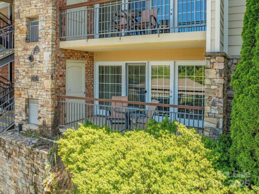 111 Bowling Park Road, Asheville, NC 28803.  MLS# CAR4280920, YatesRealty ID 6198. 