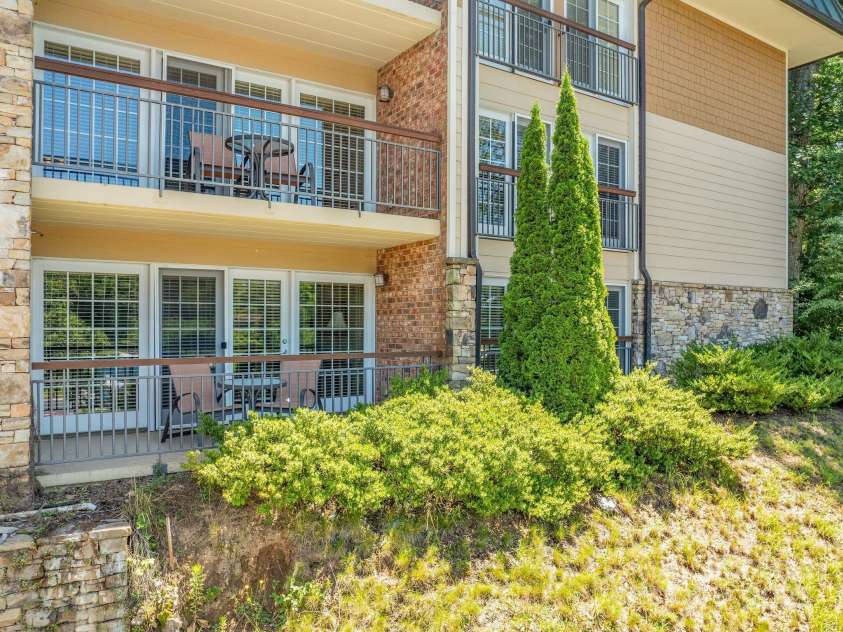 111 Bowling Park Road, Asheville, NC 28803.  MLS# CAR4280920, YatesRealty ID 6198. 