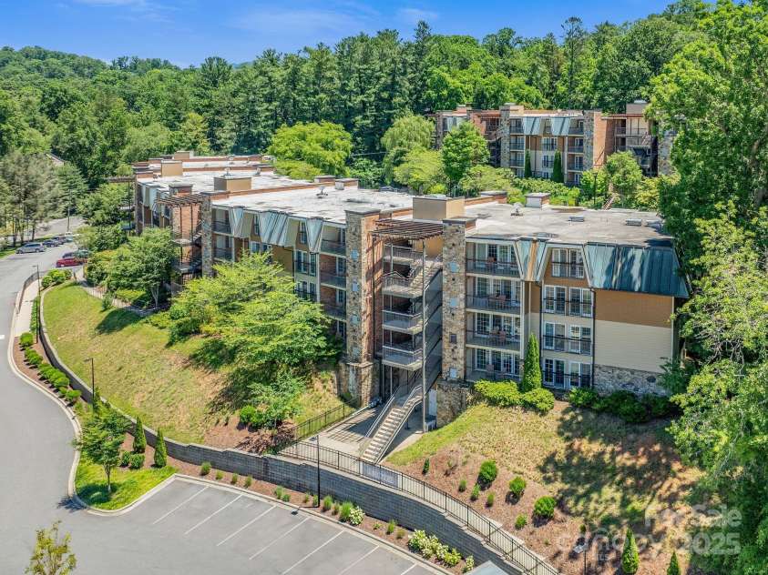 111 Bowling Park Road, Asheville, NC 28803.  MLS# CAR4280920, YatesRealty ID 6198. 