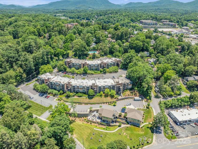 111 Bowling Park Road, Asheville, NC 28803.  MLS# CAR4280920, YatesRealty ID 6198. 