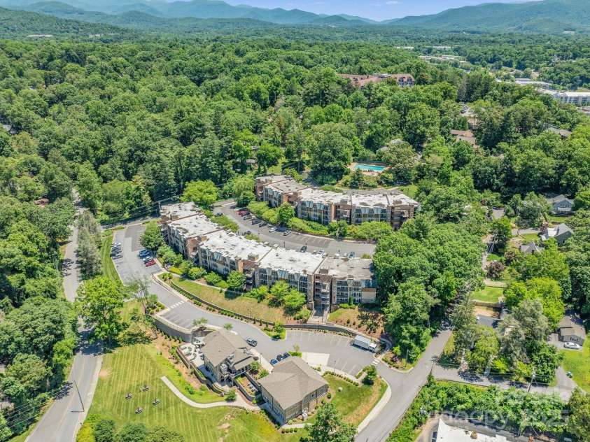 111 Bowling Park Road, Asheville, NC 28803.  MLS# CAR4280920, YatesRealty ID 6198. 