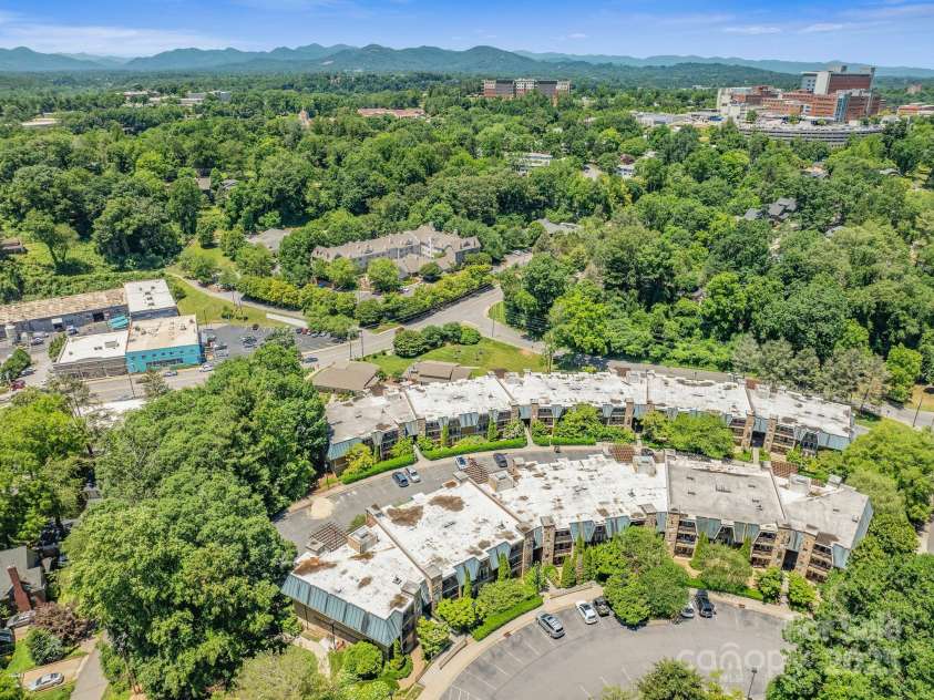 111 Bowling Park Road, Asheville, NC 28803.  MLS# CAR4280920, YatesRealty ID 6198. 