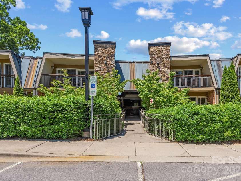 111 Bowling Park Road, Asheville, NC 28803.  MLS# CAR4280920, YatesRealty ID 6198. 