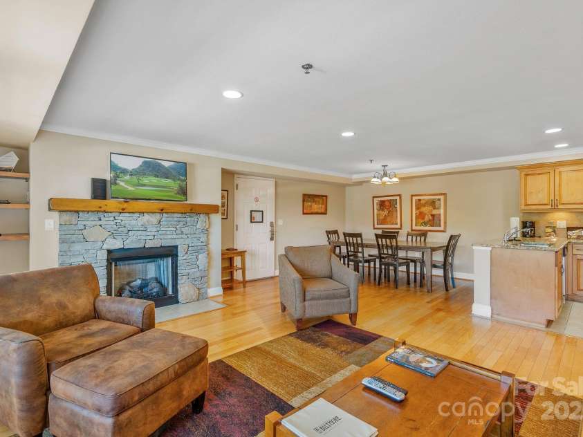 111 Bowling Park Road, Asheville, NC 28803.  MLS# CAR4280920, YatesRealty ID 6198. 