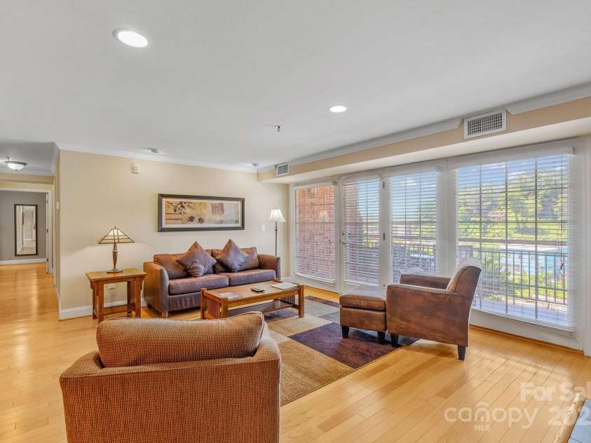 111 Bowling Park Road, Asheville, NC 28803.  MLS# CAR4280920, YatesRealty ID 6198. 