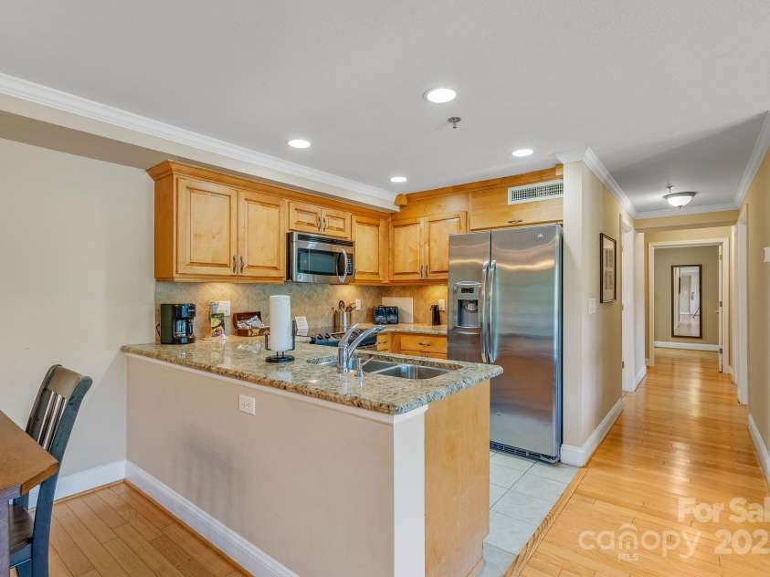 111 Bowling Park Road, Asheville, NC 28803.  MLS# CAR4280920, YatesRealty ID 6198. 