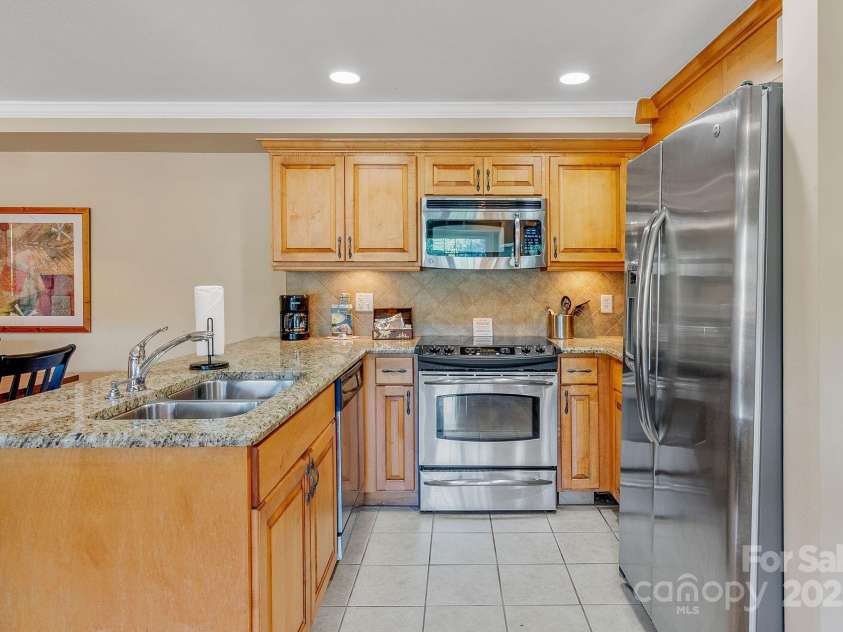 111 Bowling Park Road, Asheville, NC 28803.  MLS# CAR4280920, YatesRealty ID 6198. 