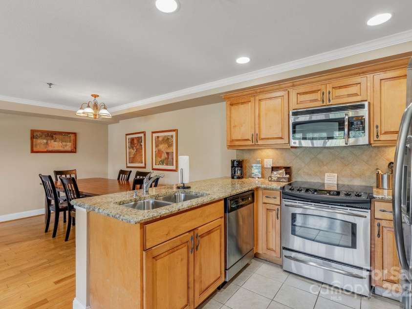 111 Bowling Park Road, Asheville, NC 28803.  MLS# CAR4280920, YatesRealty ID 6198. 