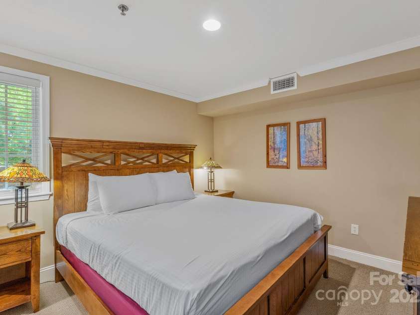 111 Bowling Park Road, Asheville, NC 28803.  MLS# CAR4280920, YatesRealty ID 6198. 