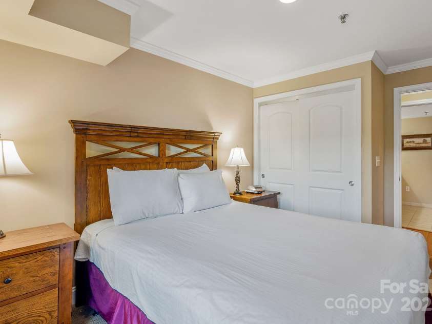 111 Bowling Park Road, Asheville, NC 28803.  MLS# CAR4280920, YatesRealty ID 6198. 