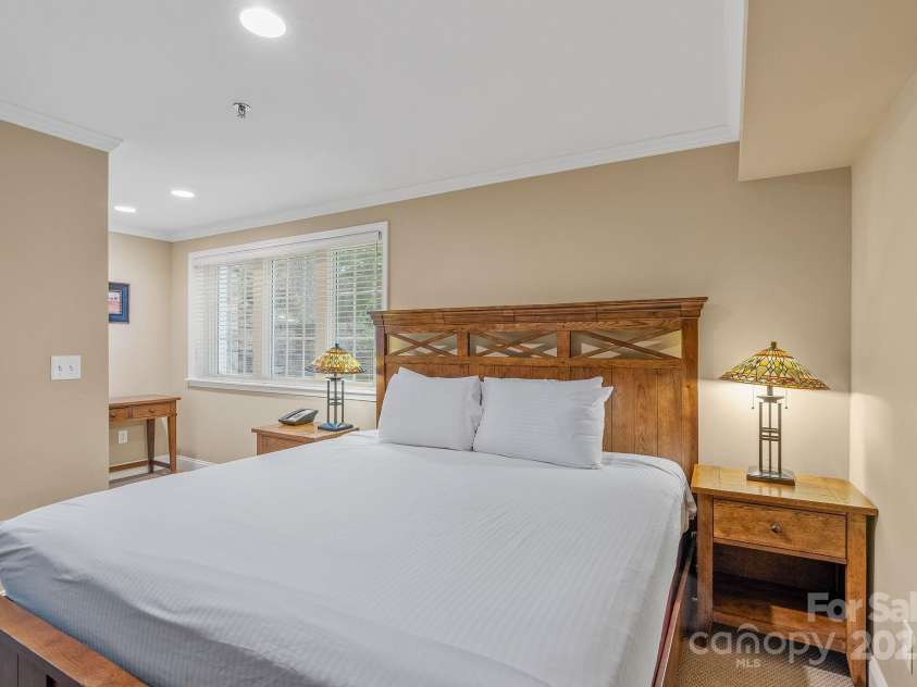 111 Bowling Park Road, Asheville, NC 28803.  MLS# CAR4280920, YatesRealty ID 6198. 
