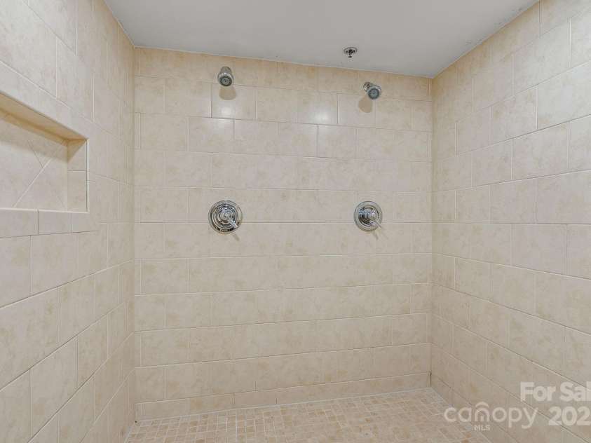 111 Bowling Park Road, Asheville, NC 28803.  MLS# CAR4280920, YatesRealty ID 6198. 