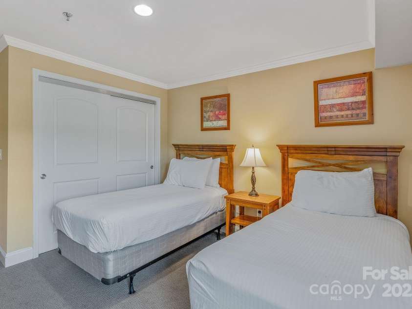 111 Bowling Park Road, Asheville, NC 28803.  MLS# CAR4280920, YatesRealty ID 6198. 