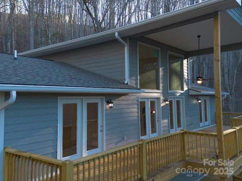 515 Kinsland Road, Franklin, NC 28734.  MLS# CAR4231077, YatesRealty ID 6199. 