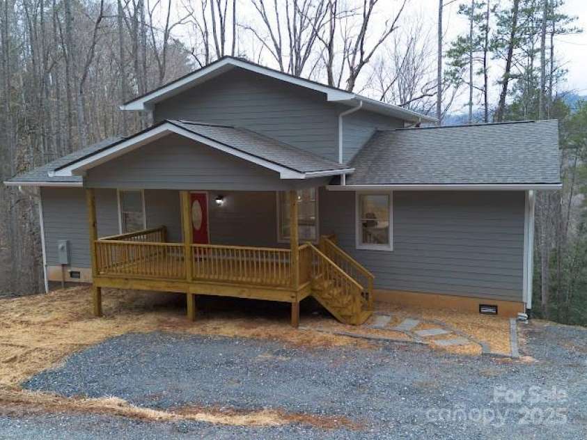 515 Kinsland Road, Franklin, NC 28734.  MLS# CAR4231077, YatesRealty ID 6199. 