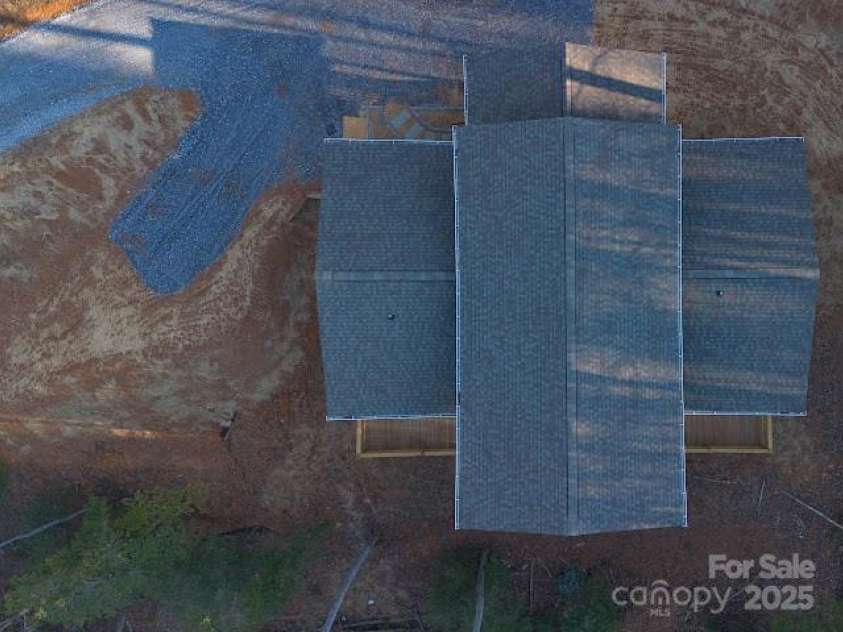 515 Kinsland Road, Franklin, NC 28734.  MLS# CAR4231077, YatesRealty ID 6199. 