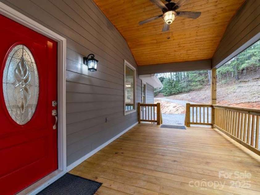 515 Kinsland Road, Franklin, NC 28734.  MLS# CAR4231077, YatesRealty ID 6199. 