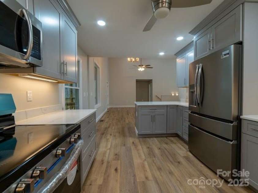 515 Kinsland Road, Franklin, NC 28734.  MLS# CAR4231077, YatesRealty ID 6199. 