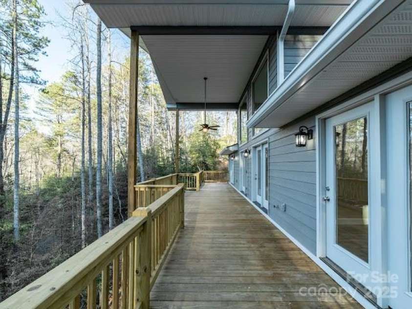 515 Kinsland Road, Franklin, NC 28734.  MLS# CAR4231077, YatesRealty ID 6199. 