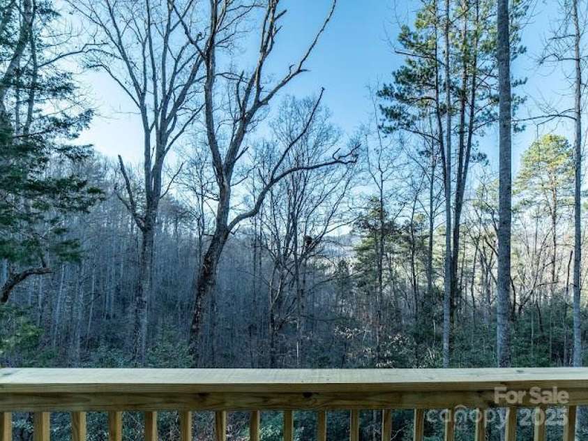 515 Kinsland Road, Franklin, NC 28734.  MLS# CAR4231077, YatesRealty ID 6199. 