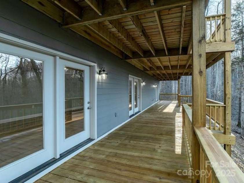 515 Kinsland Road, Franklin, NC 28734.  MLS# CAR4231077, YatesRealty ID 6199. 