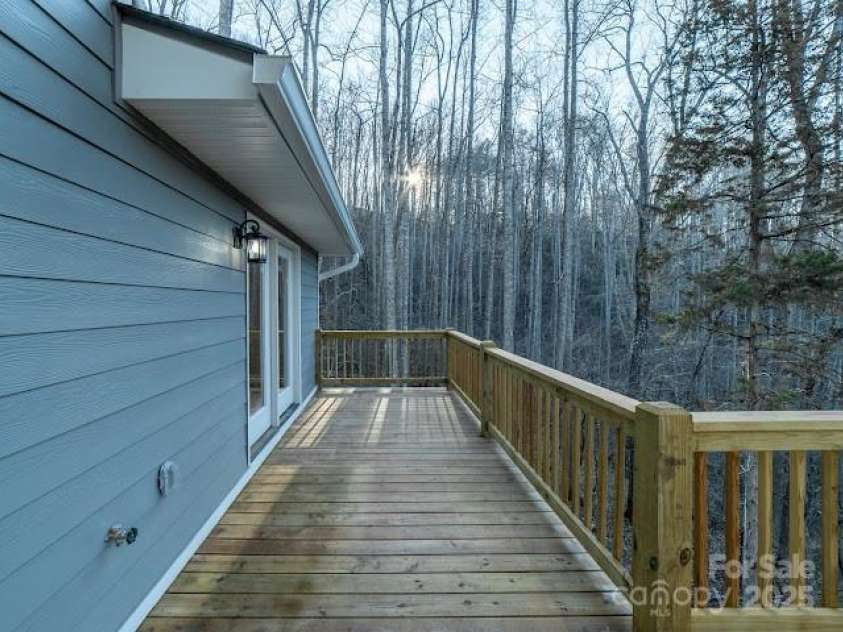 515 Kinsland Road, Franklin, NC 28734.  MLS# CAR4231077, YatesRealty ID 6199. 